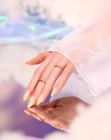 NÉONAIL - Omarm het voorjaar met de blooming nails nageltrend